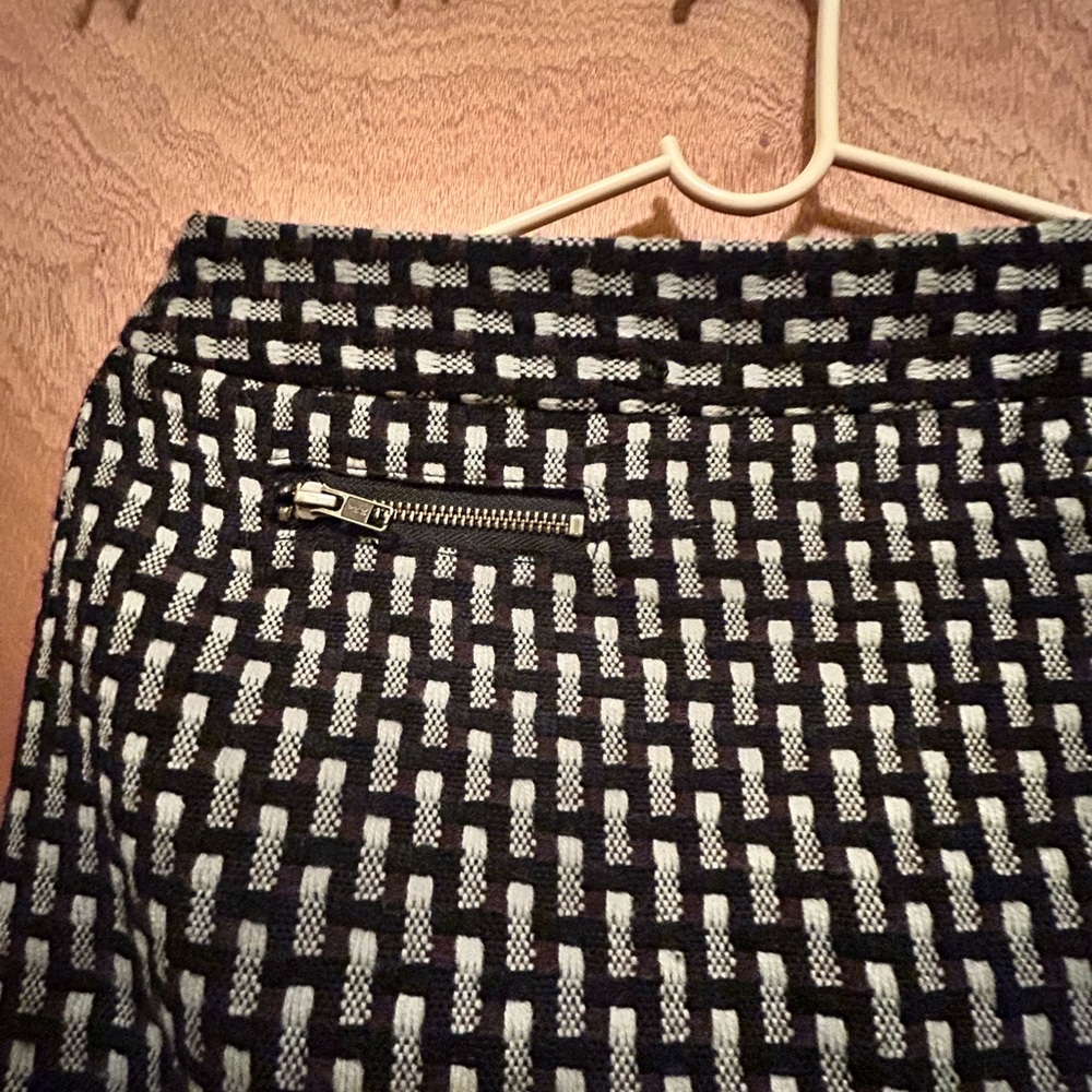 LOFT Black and White Textured Mini Skirt - Picture 3 of 7
